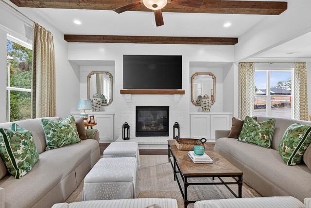 5667 Evelyn Lane, Flowery Branch, GA 30542