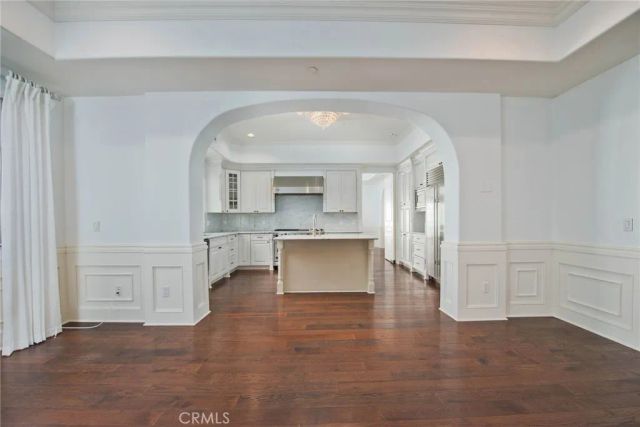 558 Hillgreen Drive 207, Beverly Hills, CA 90212