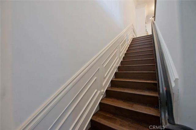 558 Hillgreen Drive 207, Beverly Hills, CA 90212