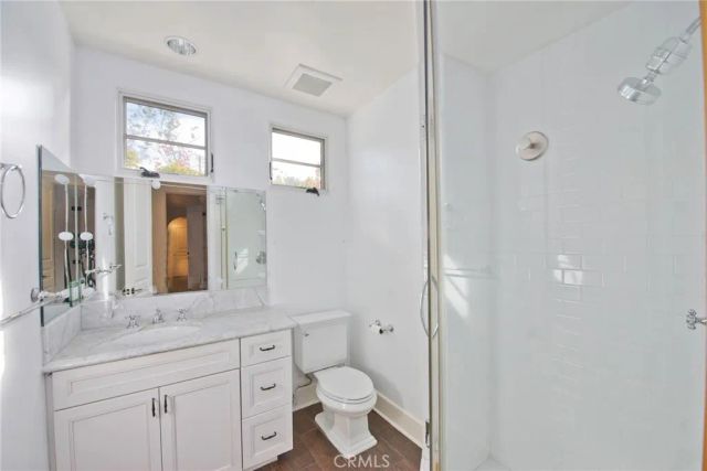 558 Hillgreen Drive 207, Beverly Hills, CA 90212