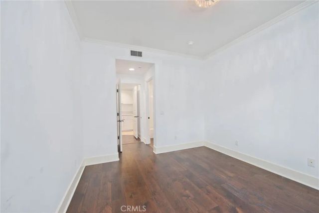 558 Hillgreen Drive 207, Beverly Hills, CA 90212