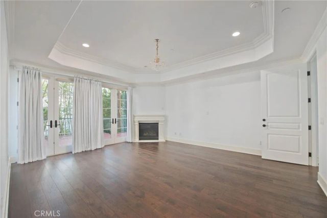 558 Hillgreen Drive 207, Beverly Hills, CA 90212
