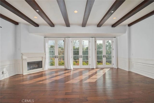 558 Hillgreen Drive 207, Beverly Hills, CA 90212