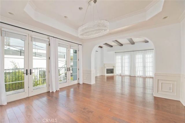 558 Hillgreen Drive 207, Beverly Hills, CA 90212