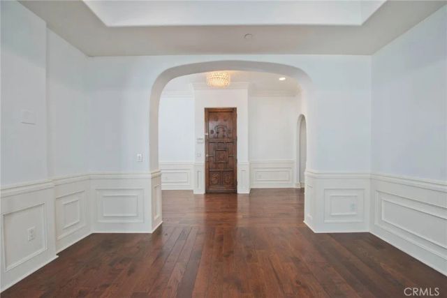 558 Hillgreen Drive 207, Beverly Hills, CA 90212