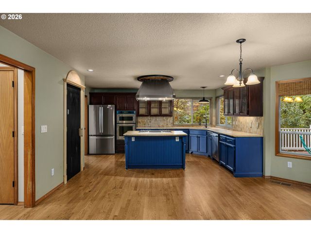 1492 BRAEMAR Dr, West Linn, OR 97068