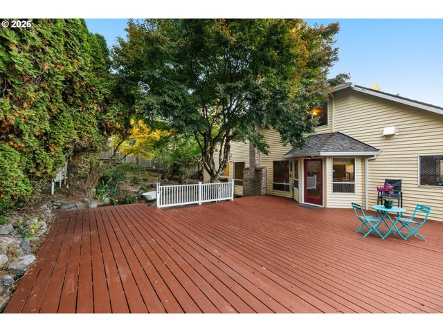 1492 BRAEMAR Dr, West Linn, OR 97068