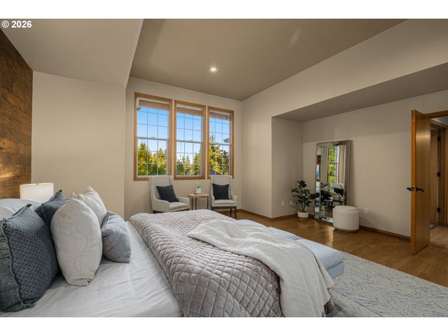 1492 BRAEMAR Dr, West Linn, OR 97068