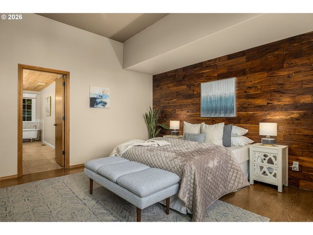 1492 BRAEMAR Dr, West Linn, OR 97068