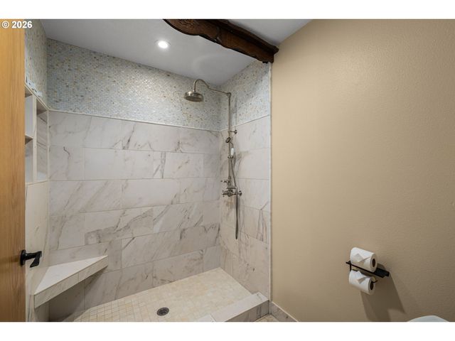 1492 BRAEMAR Dr, West Linn, OR 97068