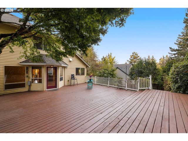 1492 BRAEMAR Dr, West Linn, OR 97068