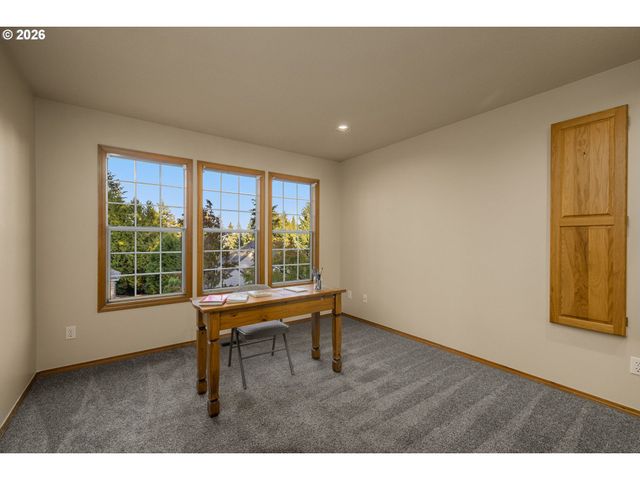1492 BRAEMAR Dr, West Linn, OR 97068