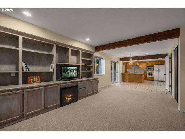 1492 BRAEMAR Dr, West Linn, OR 97068