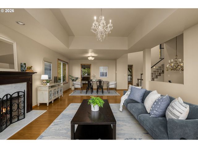 1492 BRAEMAR Dr, West Linn, OR 97068