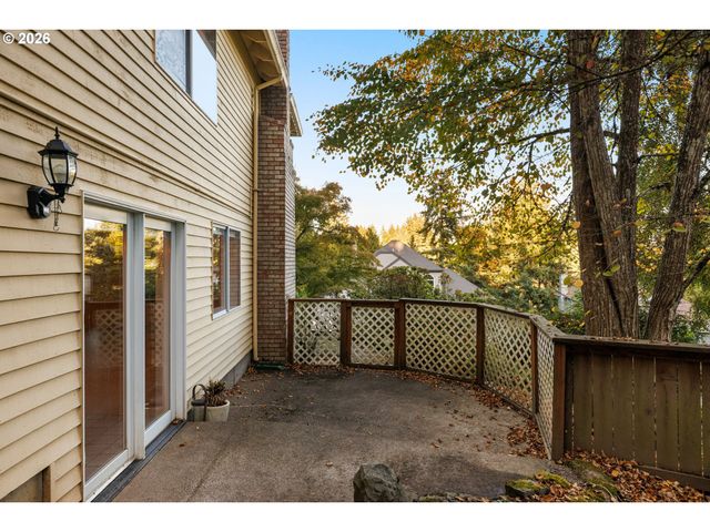 1492 BRAEMAR Dr, West Linn, OR 97068