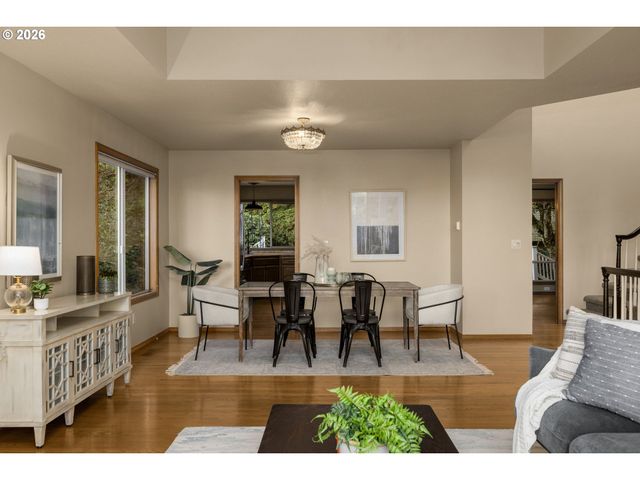 1492 BRAEMAR Dr, West Linn, OR 97068
