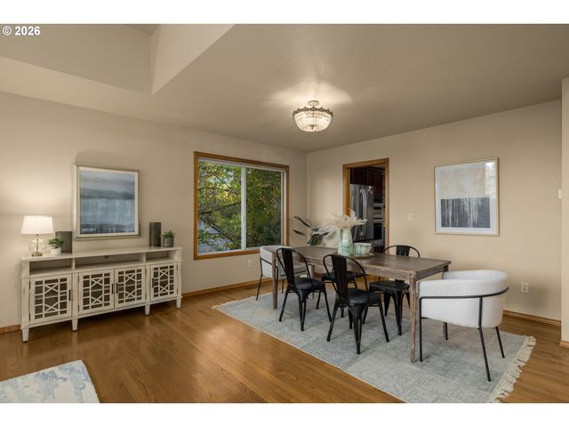 1492 BRAEMAR Dr, West Linn, OR 97068