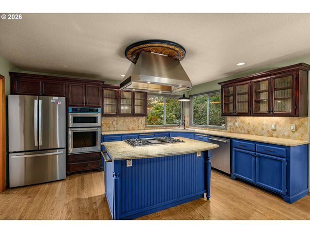 1492 BRAEMAR Dr, West Linn, OR 97068