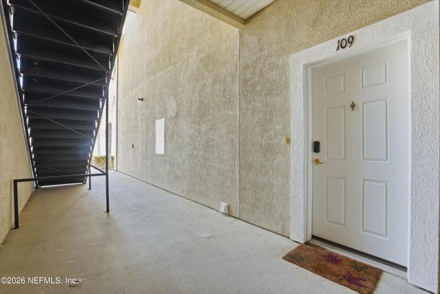 8204 WHITE FALLS Boulevard 109, Jacksonville, FL 32256