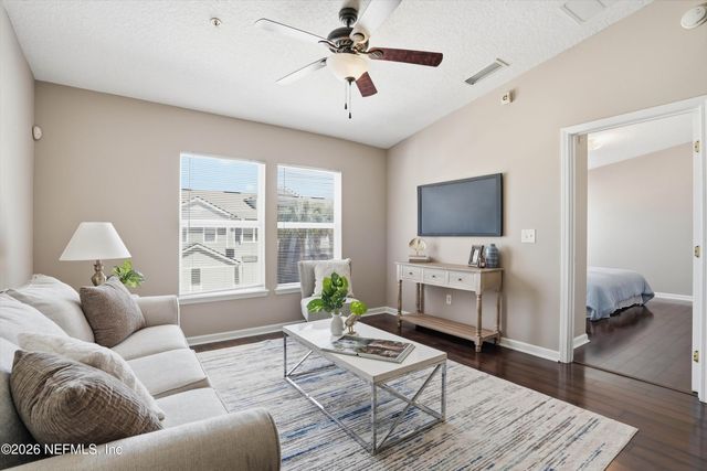 8204 WHITE FALLS Boulevard 109, Jacksonville, FL 32256