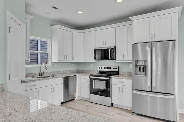 423 B Elcinoca DR, Elizabeth City, NC 27909