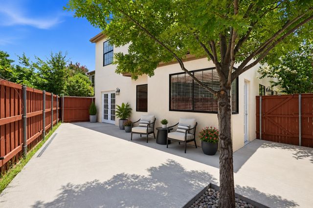 608 Fiesta Circle, Irving, TX 75063