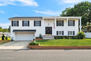 19 Elm Street, Beachwood, NJ 08722