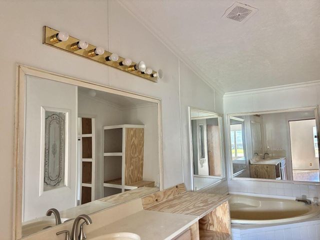 2420 Bonito Dr, Lake Charles, LA 70605