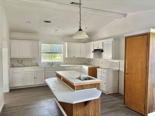 2420 Bonito Dr, Lake Charles, LA 70605