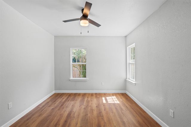 709 N Buffalo Avenue, Cleburne, TX 76033