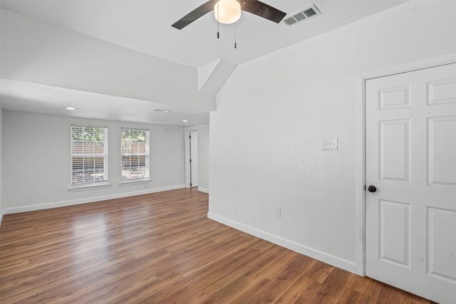 709 N Buffalo Avenue, Cleburne, TX 76033