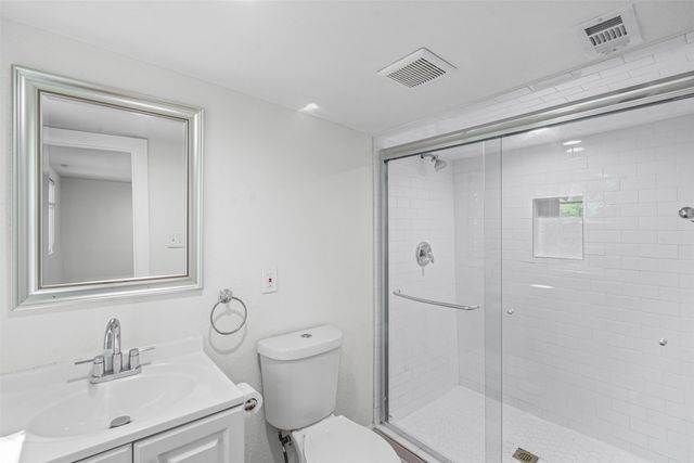 709 N Buffalo Avenue, Cleburne, TX 76033