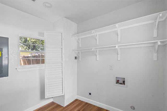 709 N Buffalo Avenue, Cleburne, TX 76033