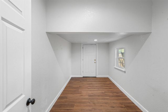 709 N Buffalo Avenue, Cleburne, TX 76033