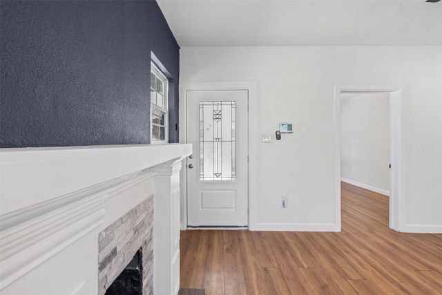 709 N Buffalo Avenue, Cleburne, TX 76033