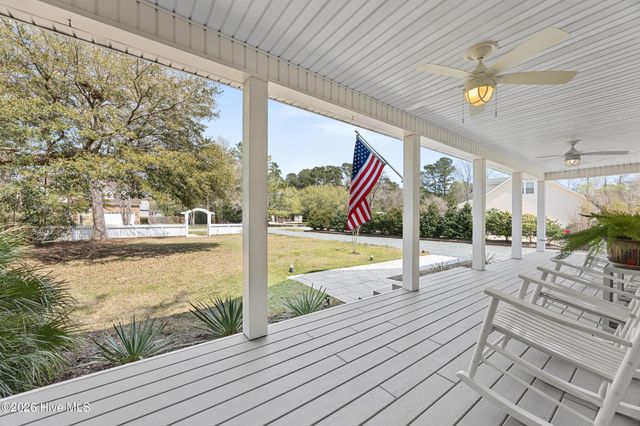 209 Sand Dollar Lane, Hampstead, NC 28443