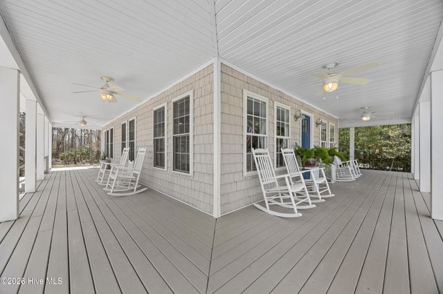 209 Sand Dollar Lane, Hampstead, NC 28443