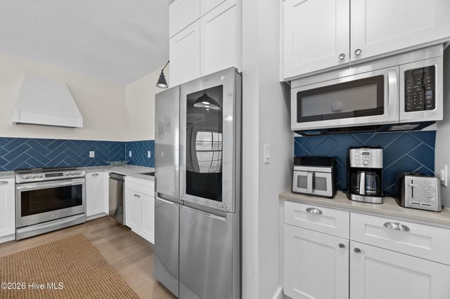 209 Sand Dollar Lane, Hampstead, NC 28443