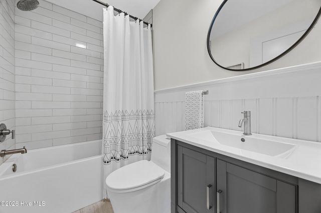 209 Sand Dollar Lane, Hampstead, NC 28443