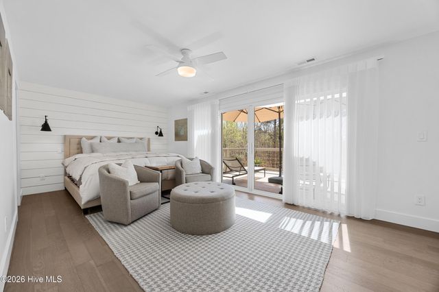 209 Sand Dollar Lane, Hampstead, NC 28443