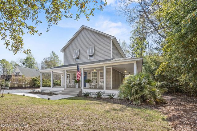 209 Sand Dollar Lane, Hampstead, NC 28443