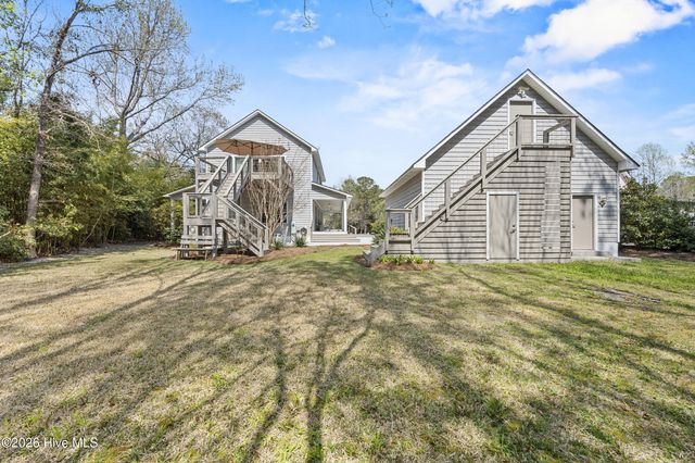 209 Sand Dollar Lane, Hampstead, NC 28443