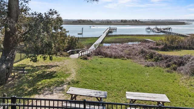 209 Sand Dollar Lane, Hampstead, NC 28443