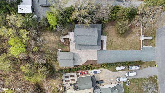 209 Sand Dollar Lane, Hampstead, NC 28443