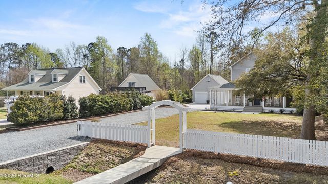 209 Sand Dollar Lane, Hampstead, NC 28443