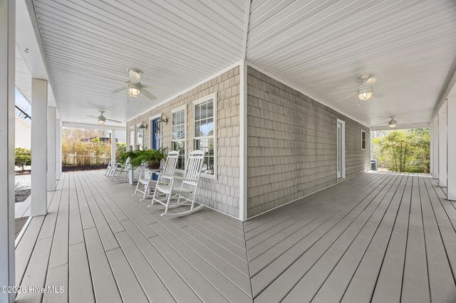 209 Sand Dollar Lane, Hampstead, NC 28443