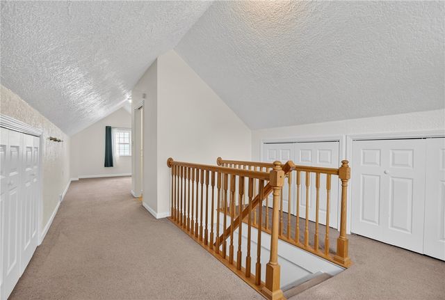 335 E Pike St, Houston, PA 15342