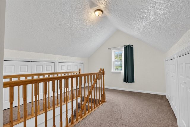 335 E Pike St, Houston, PA 15342