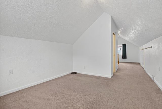 335 E Pike St, Houston, PA 15342