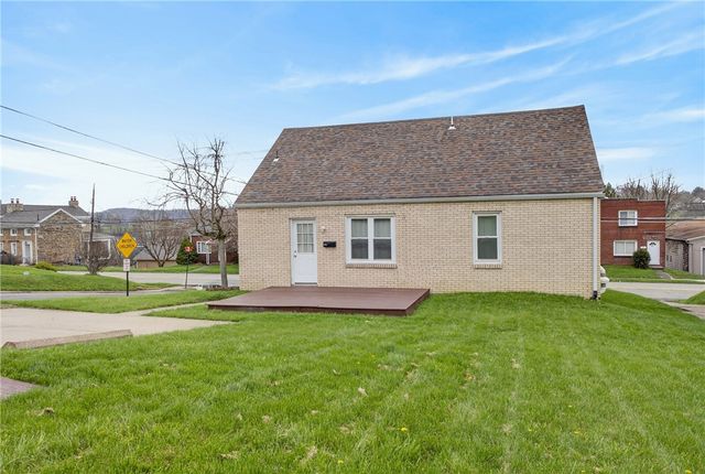 335 E Pike St, Houston, PA 15342